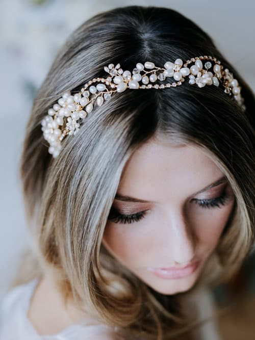 Collarbone Visual Idea Collarbone Visual Idea — Pearl Headband Hairstyles