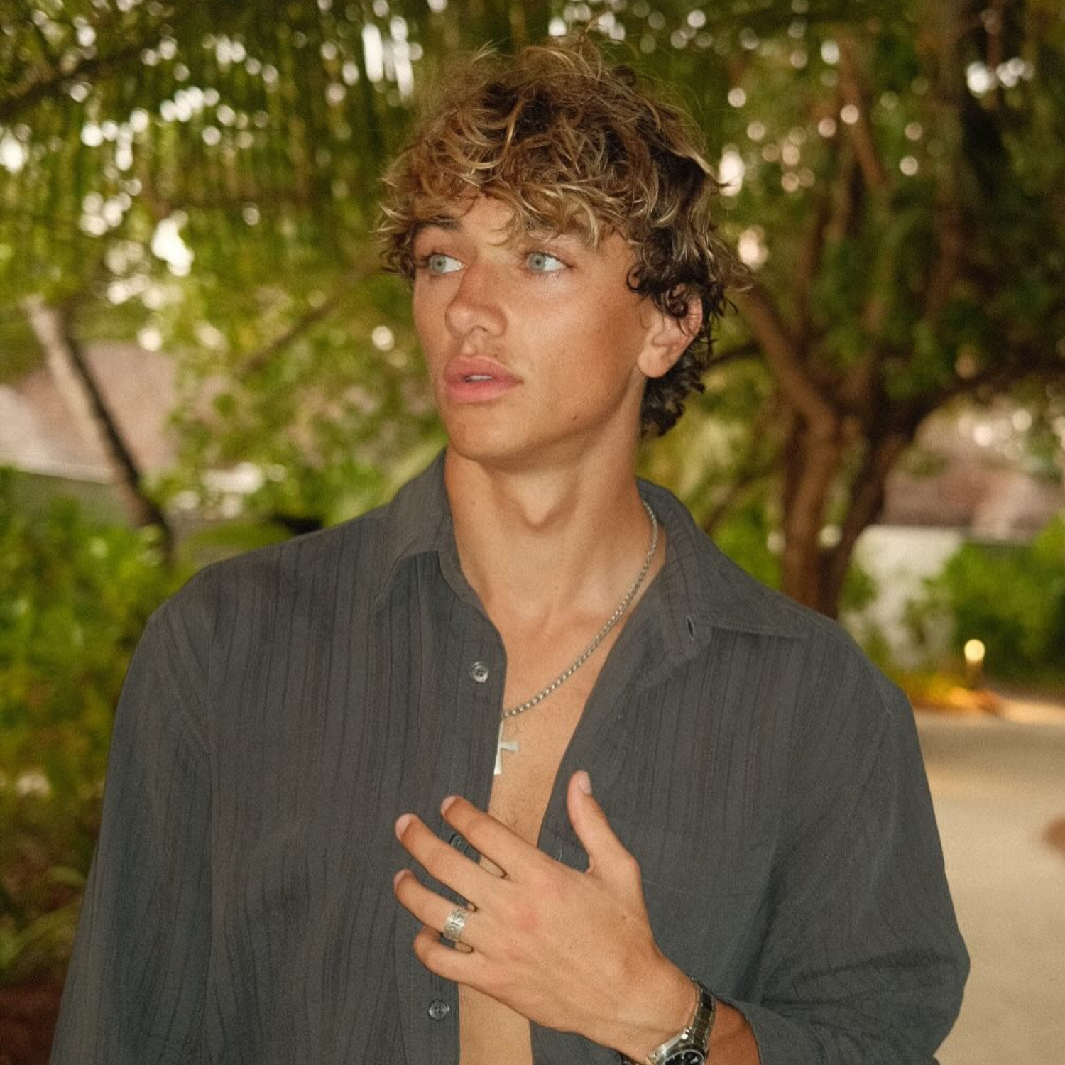 Layered Blonde Shoulder Length — Fluffy Hair Men