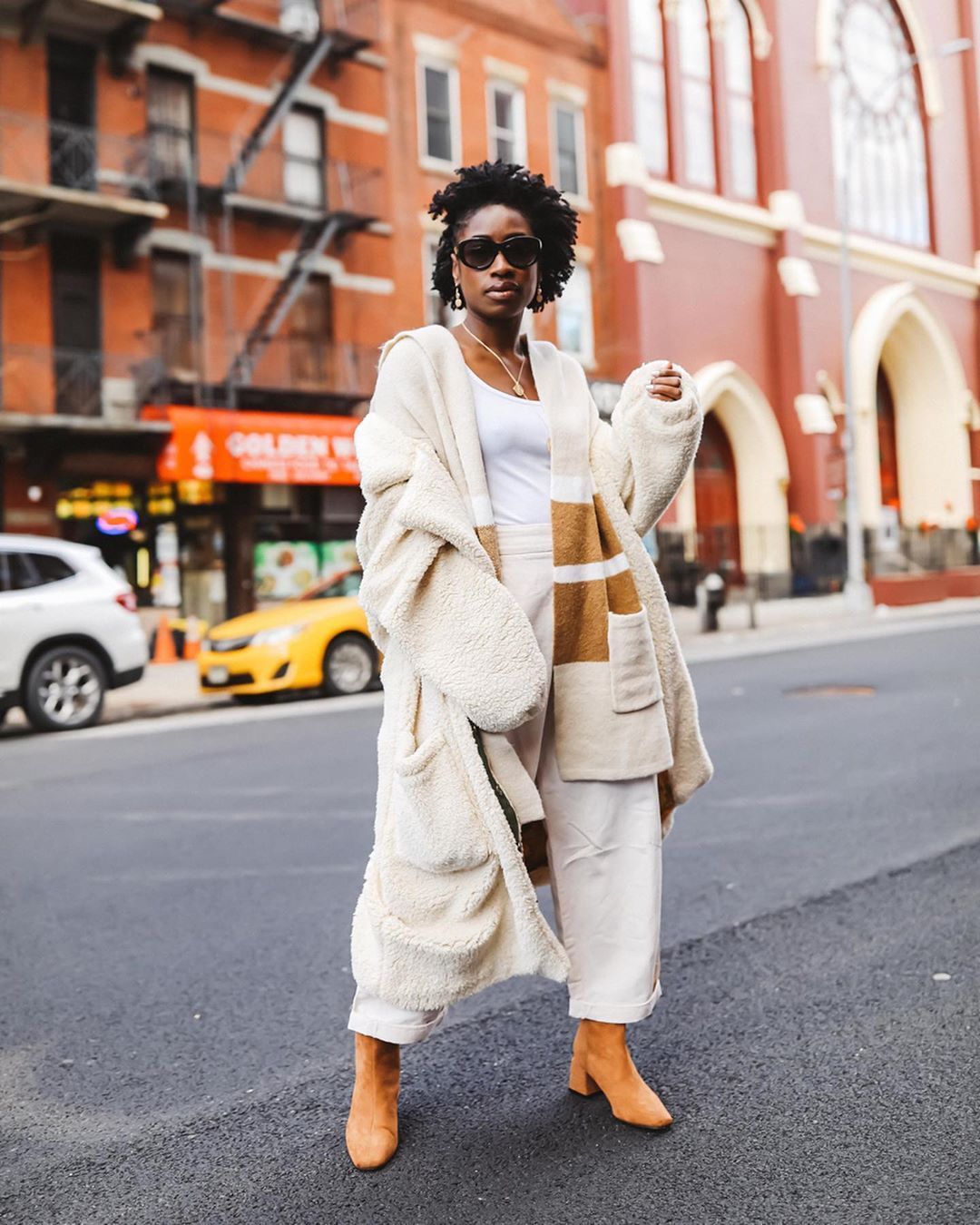 Embracing Style: Fashion Looks to Compliment Your Mom Bod - InClub Magazine