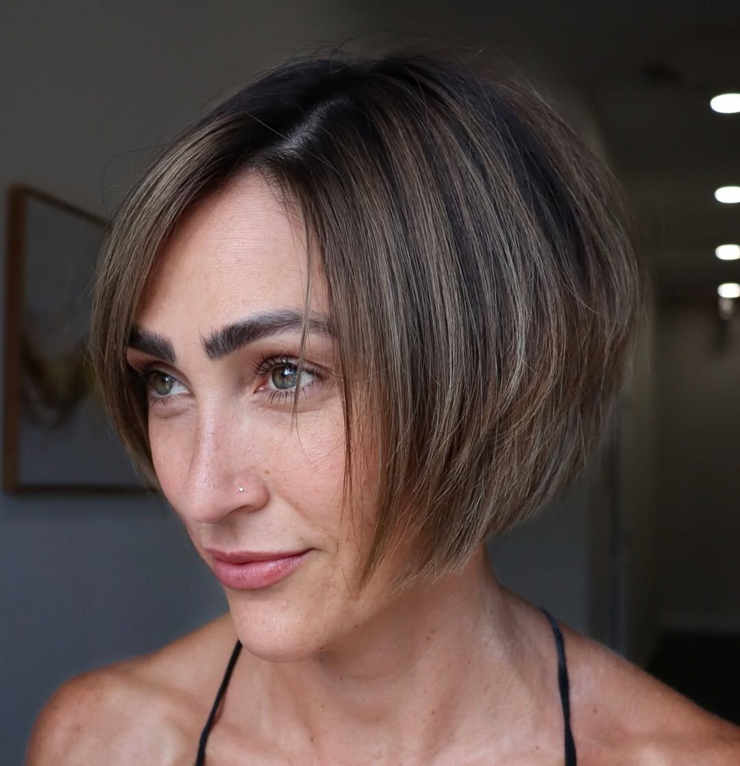 Smooth Chin-Length Bob With Highlights — Layered Bob