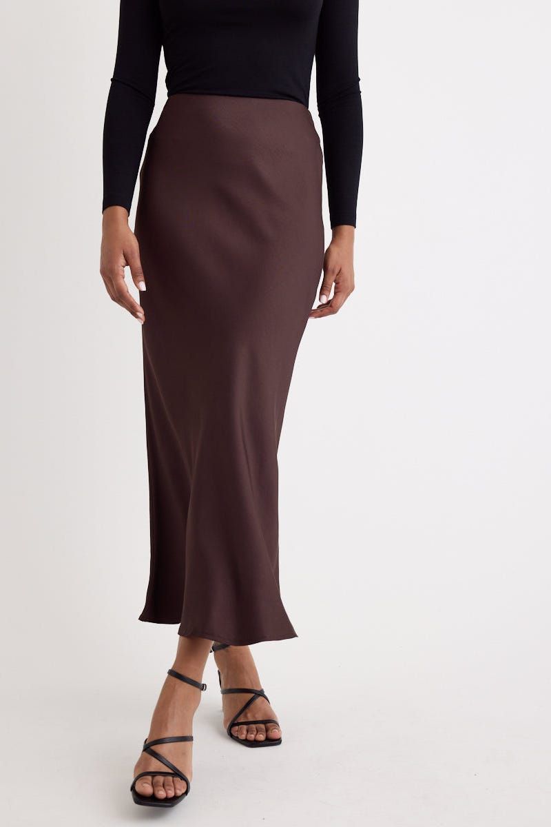 Brown Satin Midi Skirt with Black Long-Sleeve Top and Sandals Brown Satin Midi Skirt with Black Long-Sleeve Top and Sandals — Satin Skirt Outfits