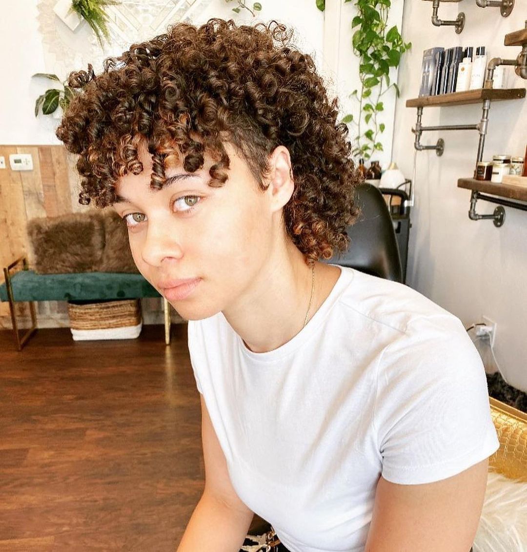 Shoulder Length Layers With Bouncy Curls — 3B Hairstyles