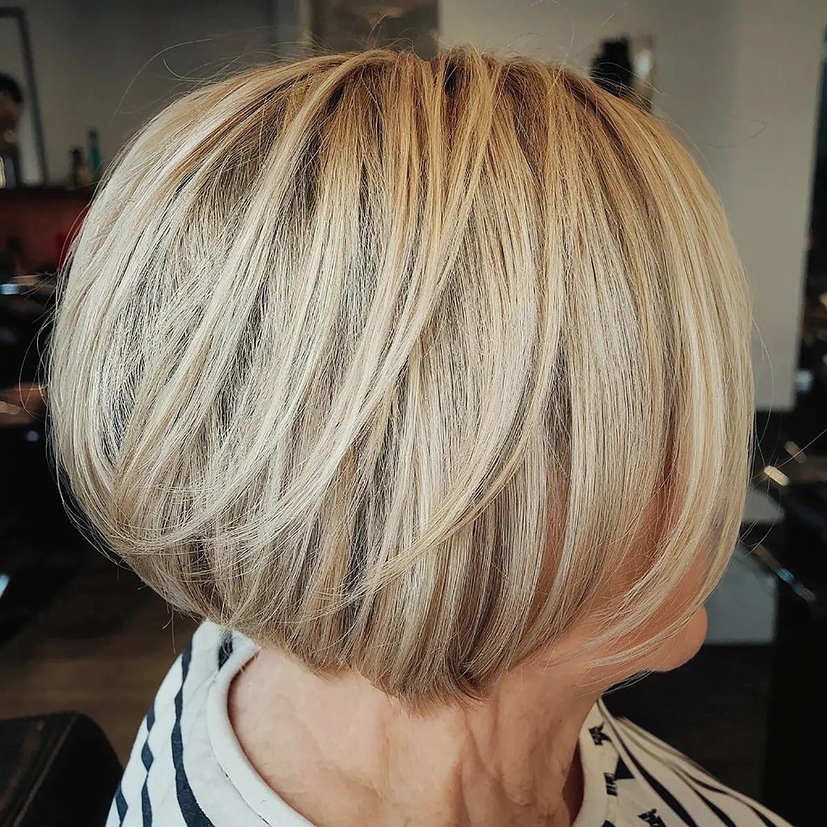 Blonde Chin Bob Blowout Blonde Chin Bob Blowout — Short Bob