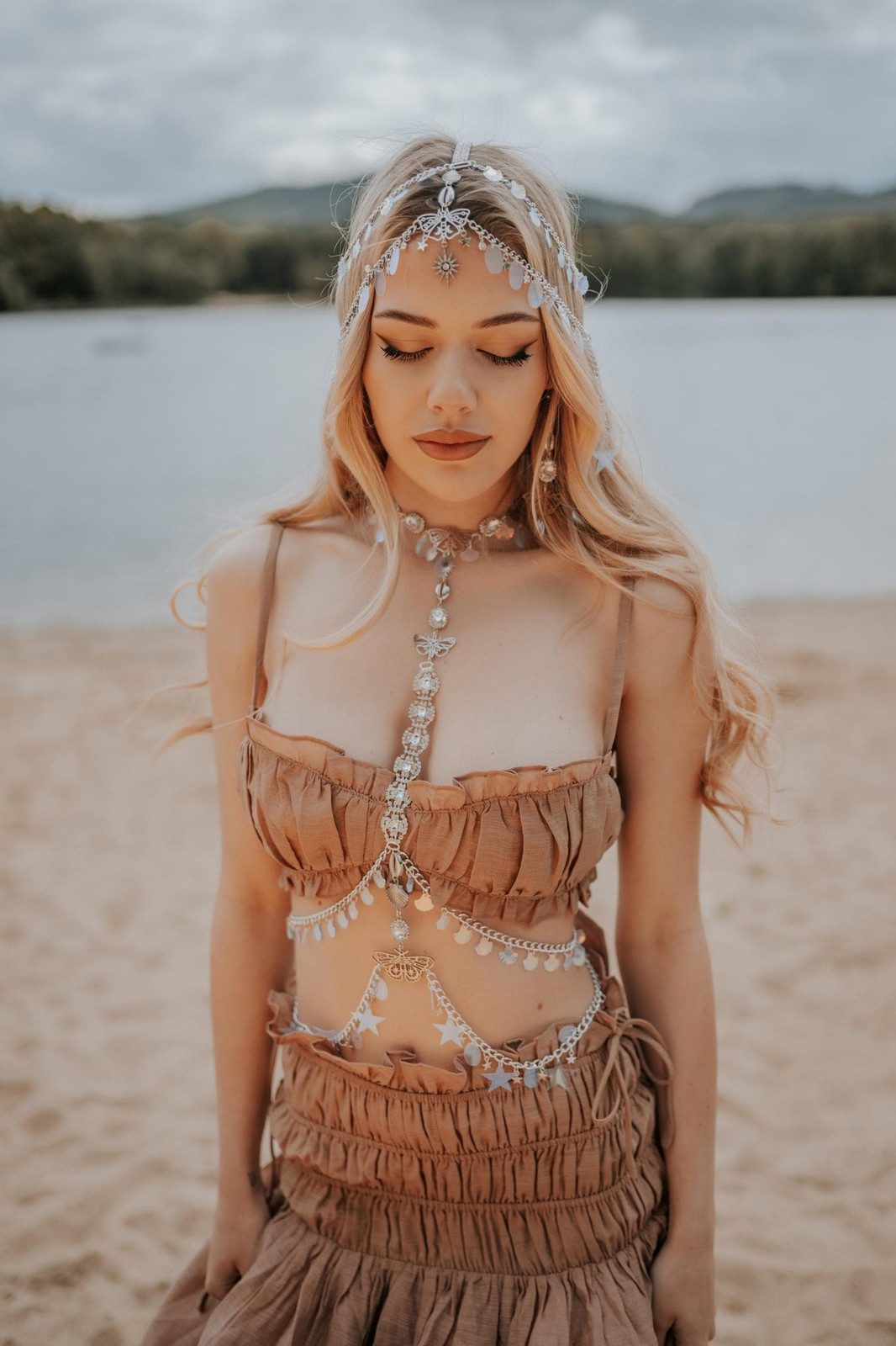 Harness Body Chain with Star Details on Tan Bralette Harness Body Chain with Star Details on Tan Bralette — Body Chain Outfits