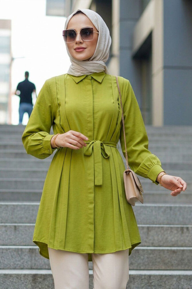 Lime Green Tunic with Pleats and Cream Trousers for a Chic Casual Outfit Lime Green Tunic with Pleats and Cream Trousers for a Chic Casual Outfit — Casual Hijab Outfits
