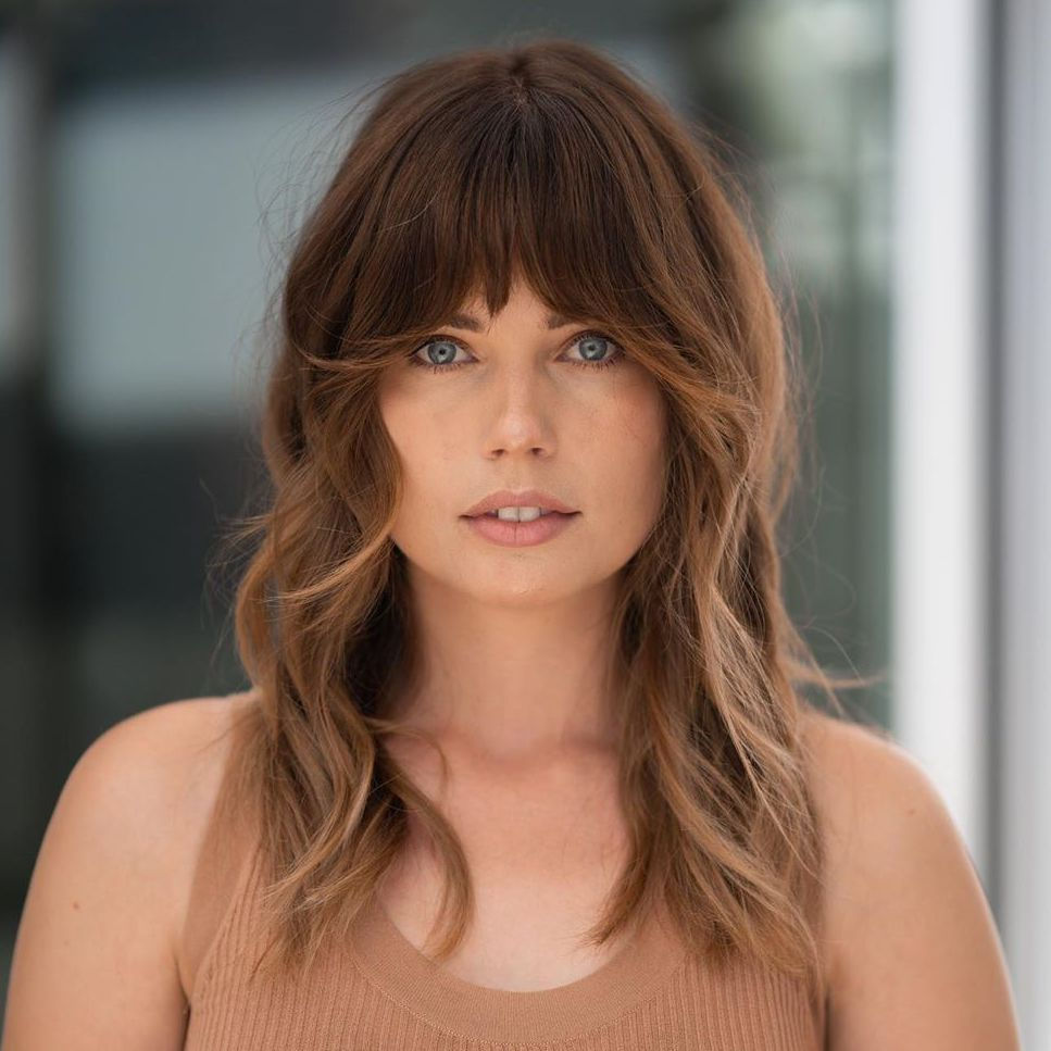 Caramel Highlighted Curtain Bangs — Bangs for Round Face