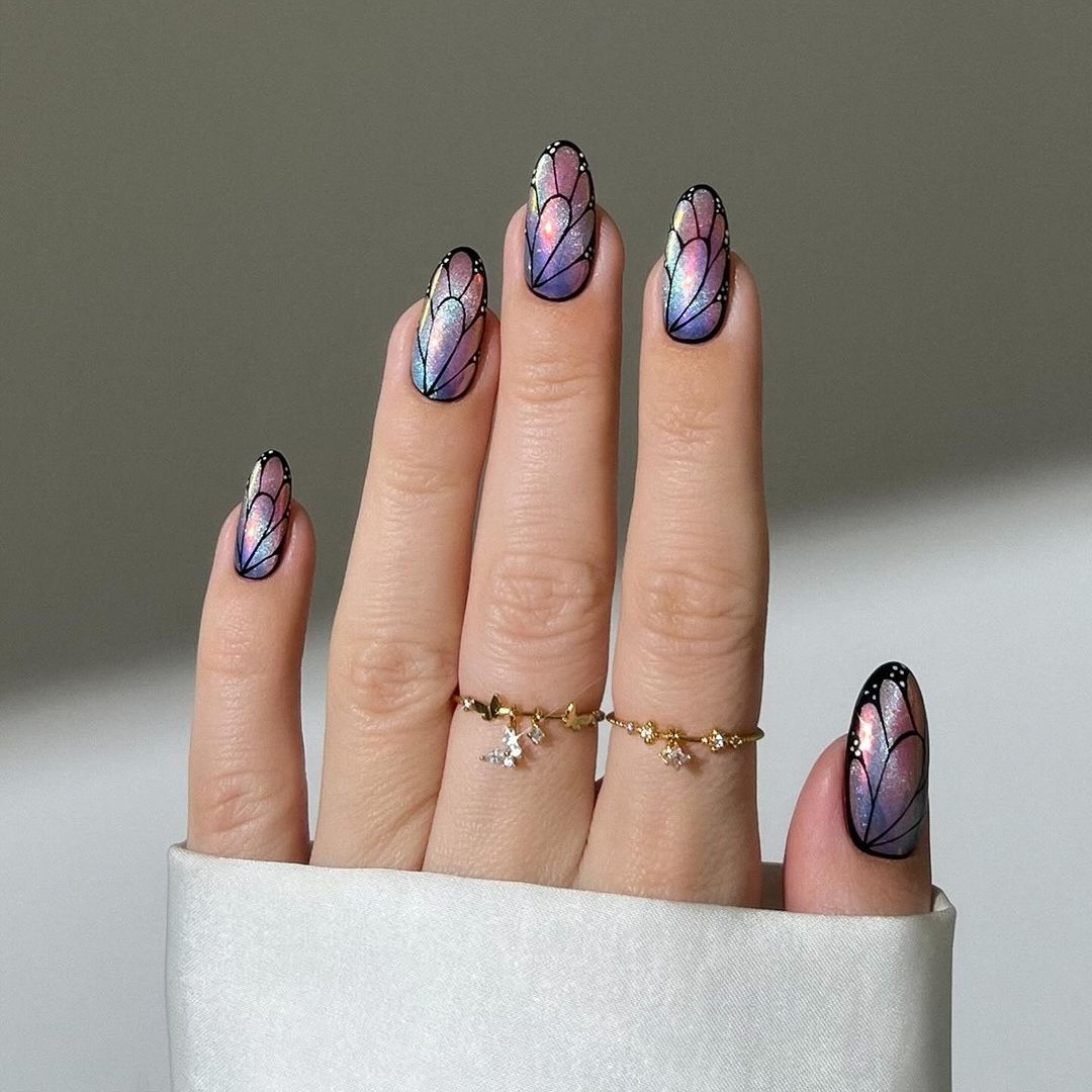 Vibrant Gradient Butterfly Wing Black Outline Vibrant Gradient Butterfly Wing Black Outline — Butterfly Nails