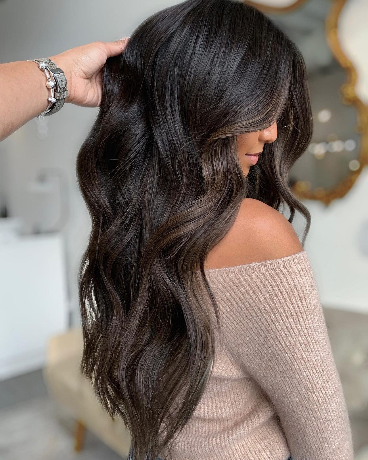 Mid-Back Grey Highlights Mid-Back Grey Highlights — Black Highlights