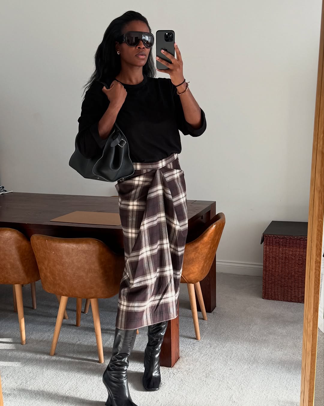 Elegant Plaid Maxi Skirt for Evening Elegant Plaid Maxi Skirt for Evening — Plaid Skirt Outfits
