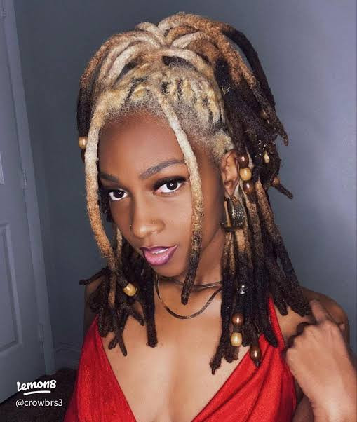 Wavy Honey Blonde Locs with Natural Roots Wavy Honey Blonde Locs with Natural Roots