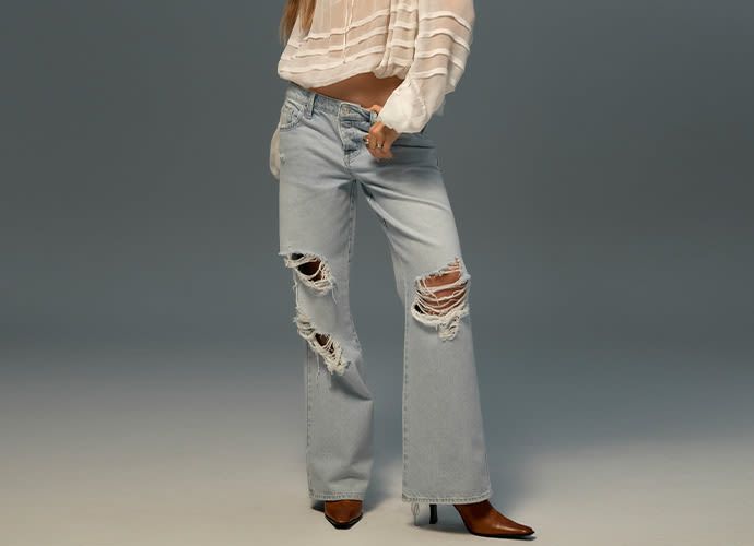 Casual Wide-Leg Ripped Jeans with Sheer Blouse and Heels (Detail)
