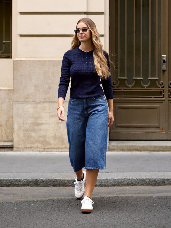 Metal Rectangle Sunglasses with Navy Henley and Denim Culottes Metal Rectangle Sunglasses with Navy Henley and Denim Culottes — Rectangle Sunglasses Outfits