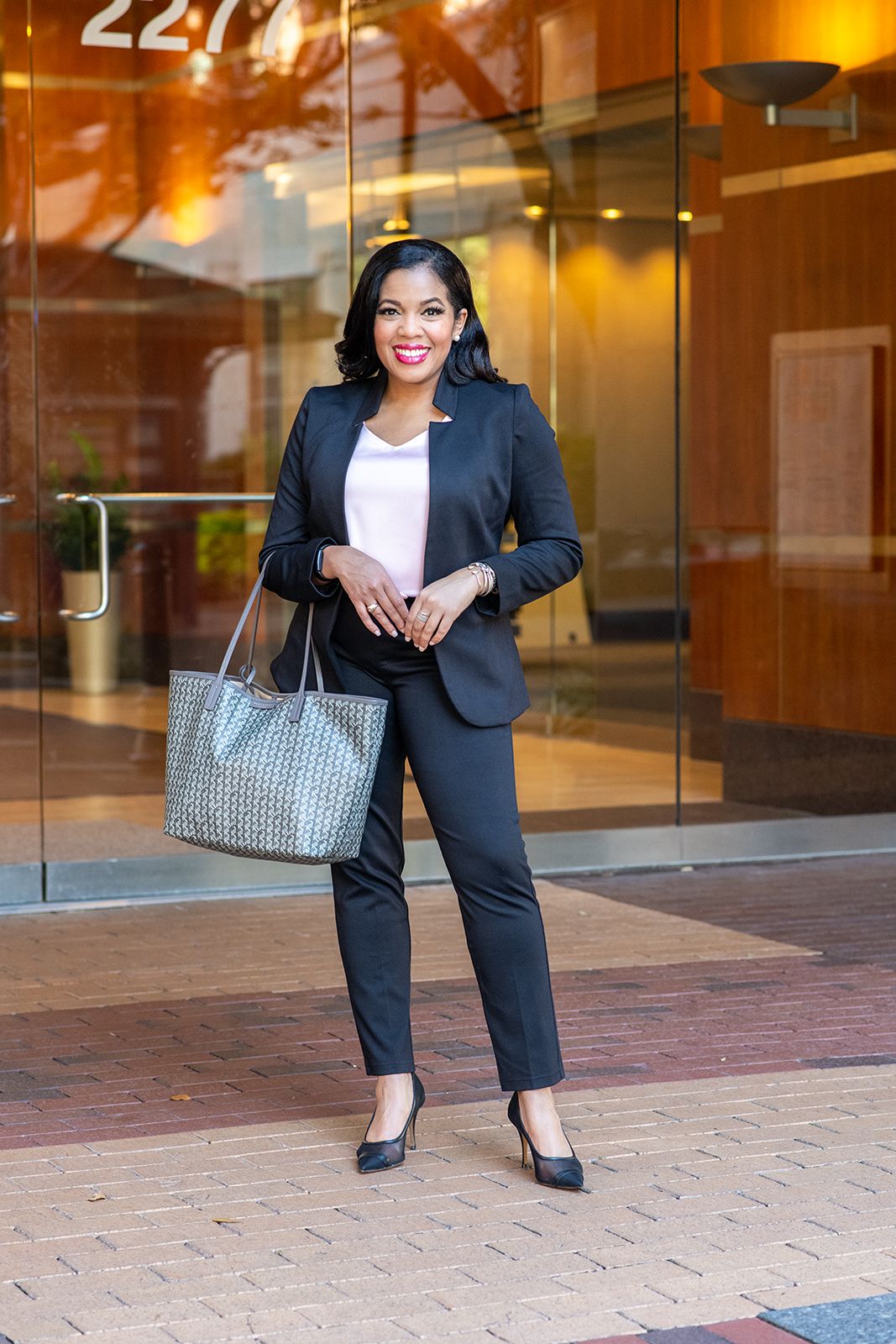 Classic Black Suit with Light Pink Blouse and Patterned Tote Classic Black Suit with Light Pink Blouse and Patterned Tote — Court Outfits