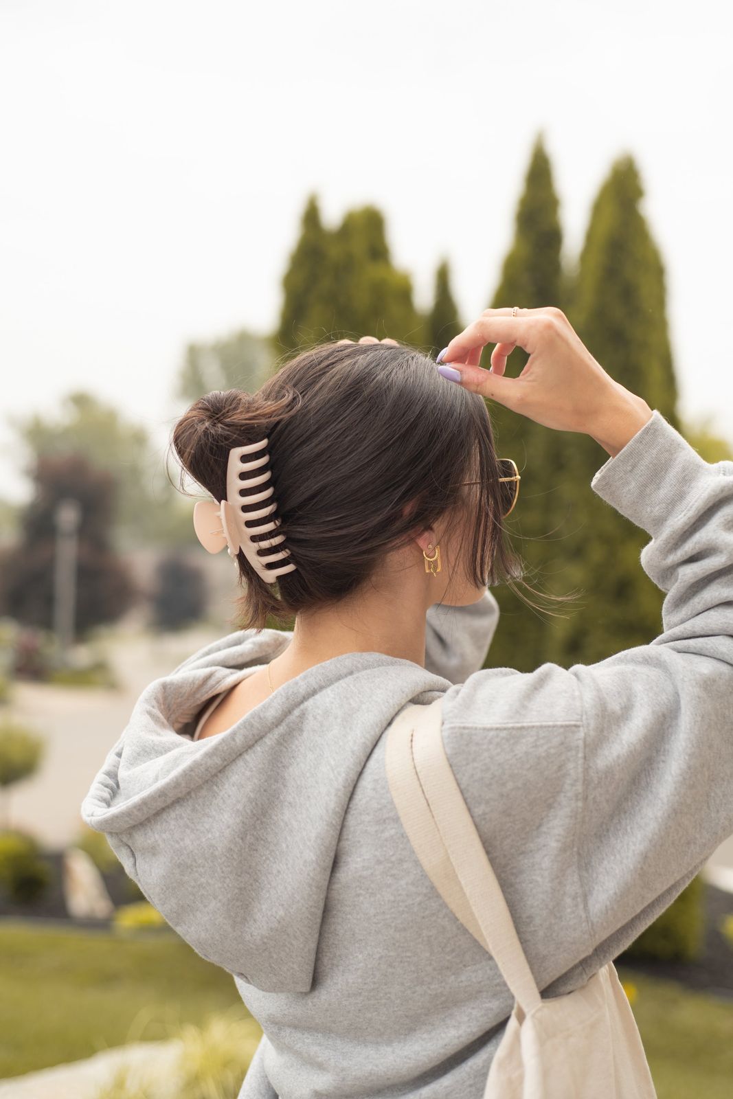 Middle Visual Idea Middle Visual Idea — Hair Clip Hairstyles