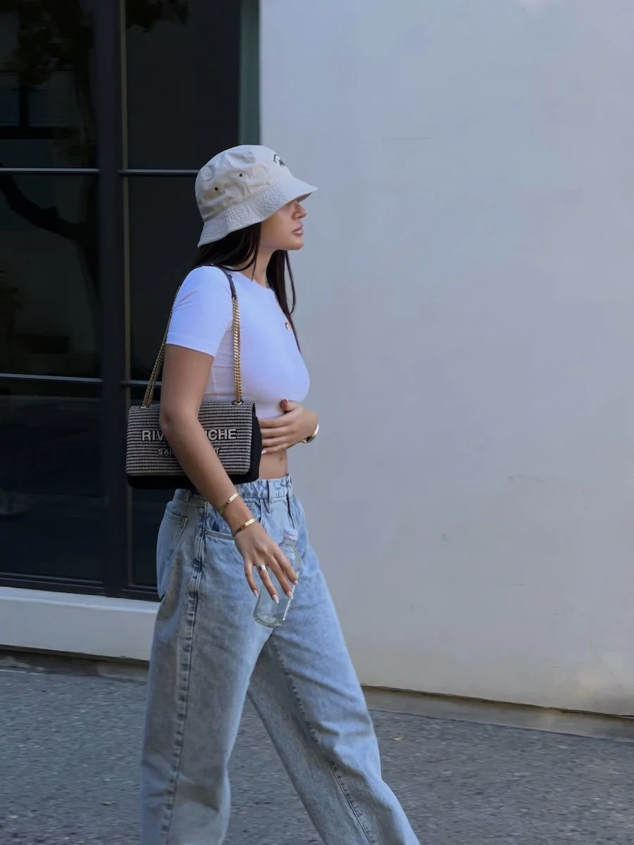 Casual Street Style Outfit Idea Casual Street Style Outfit Idea — Bucket Hat Outfits