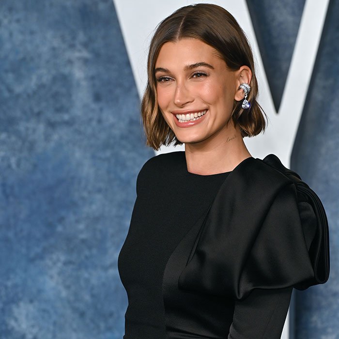 No Bangs Sleek Dark Brown Chin Bob — Preppy Hairstyles