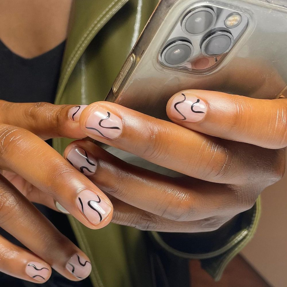 Everyday Visual Idea Everyday Visual Idea — Line Art Nails