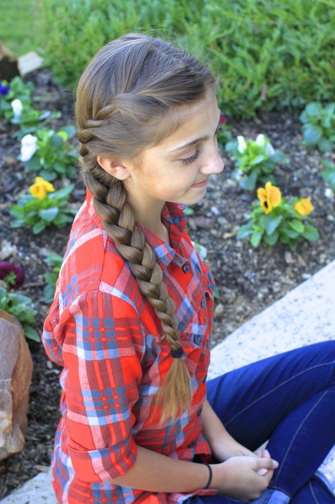 Fishtail Braid on Collarbone Length Fishtail Braid on Collarbone Length — High School Hairstyles
