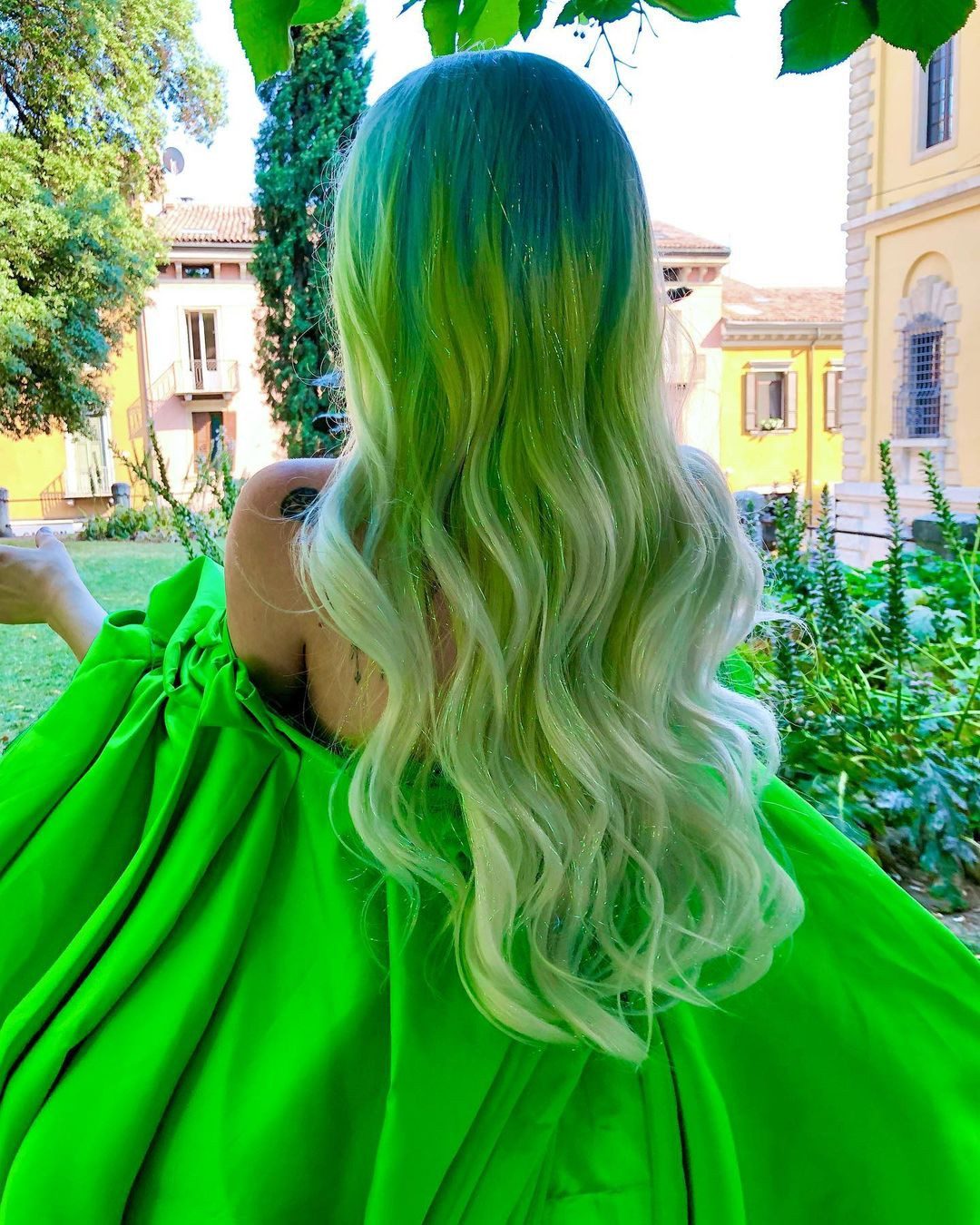 Ella - Light Blue to Green Ombre Tinsel Long Wavy Synthetic Lace Front – Imstylewigs