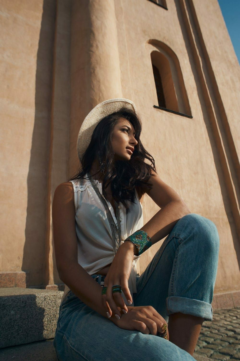 Relaxed Denim and Straw Hat for a Breezy Look Relaxed Denim and Straw Hat for a Breezy Look — Road Trip Outfits