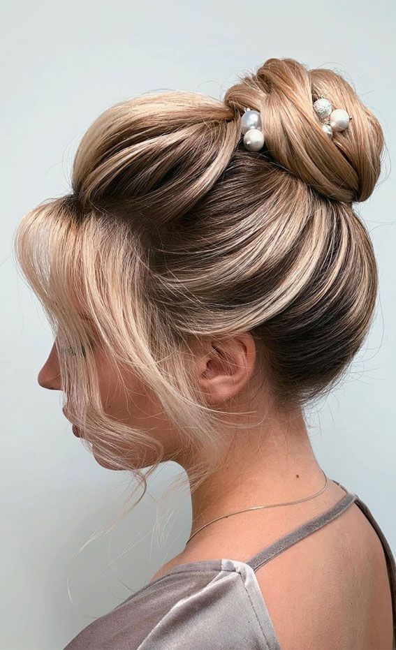 Voluminous Balayage Bun With Decorative Pins Voluminous Balayage Bun With Decorative Pins — Top Knot