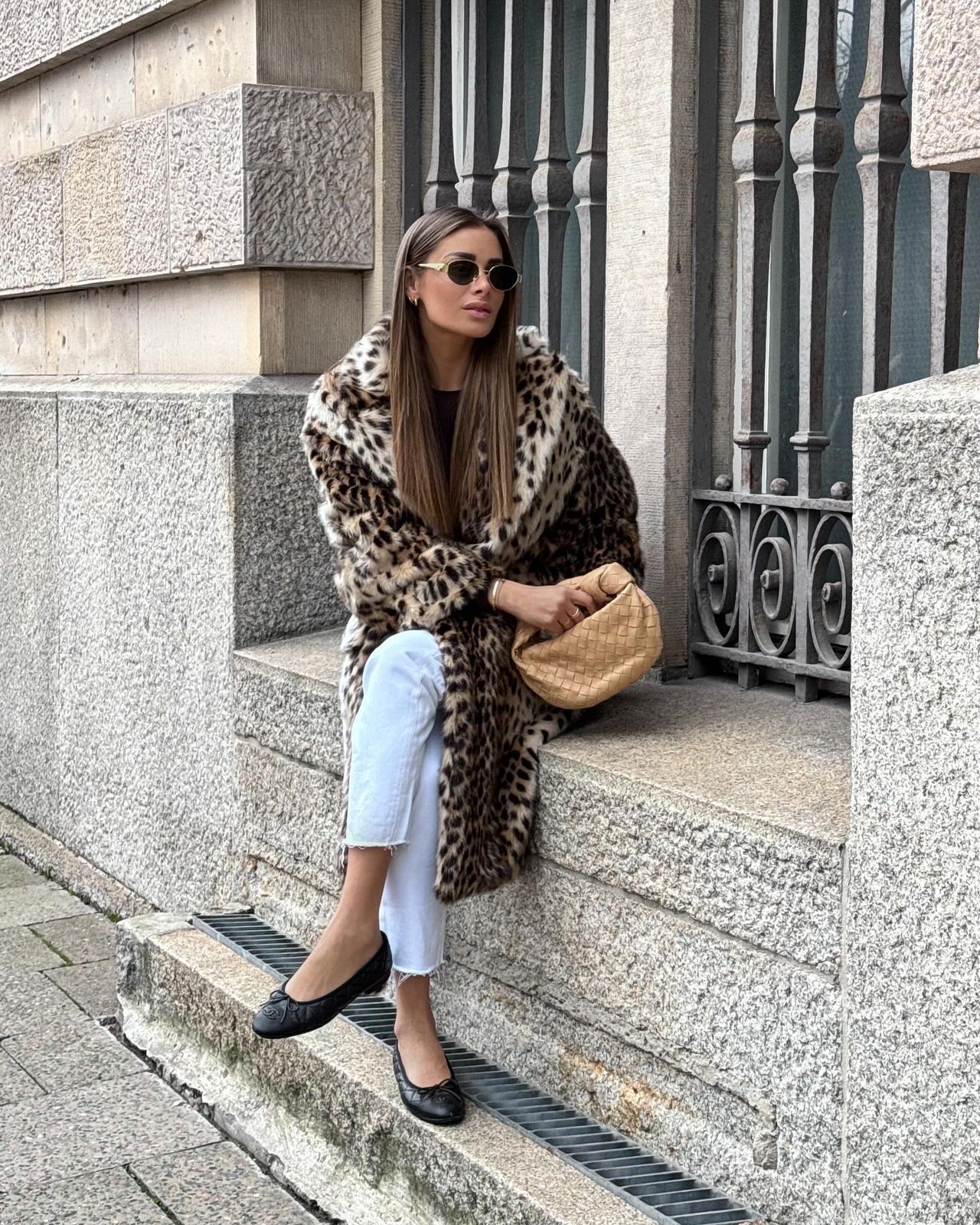 Casual Outing with Leopard Print Coat and Beige Clutch Bag — Loewe Bag Outfits
