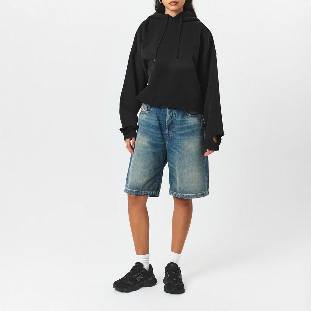 Black Cropped Hoodie and Distressed Denim Shorts with Black 9060s Black Cropped Hoodie and Distressed Denim Shorts with Black 9060s — New Balance 9060 Outfits