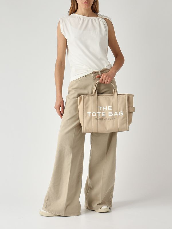Minimalist Chic: Wide-Leg Pants and Sneakers Minimalist Chic: Wide-Leg Pants and Sneakers — Marc Jacobs Tote Outfits