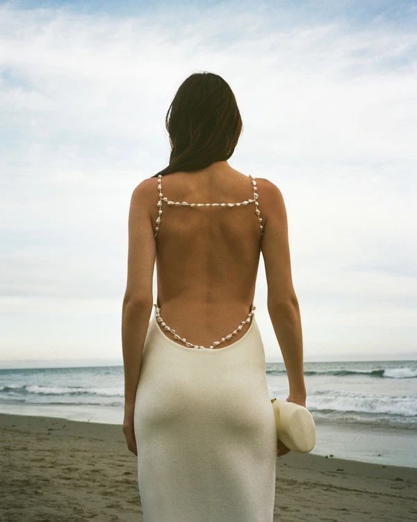 Beautiful Honeymoon Dresses | Find Your Perfect Gown for Tropical Getaway | THE WED