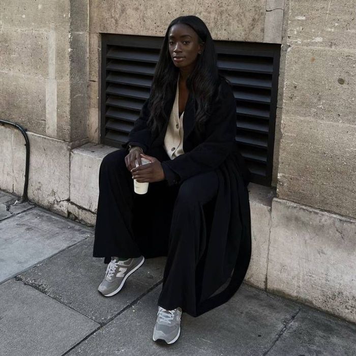 Chic Layering: New Balance with a Long Coat Chic Layering: New Balance with a Long Coat — New Balance Outfits