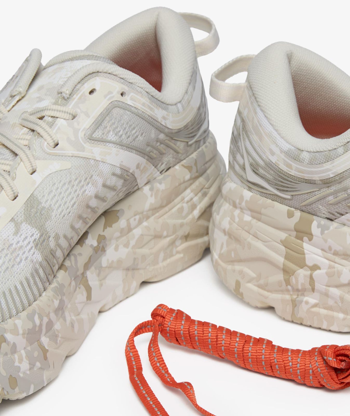 White Hoka Trainers with Beige and Tan Detailing White Hoka Trainers with Beige and Tan Detailing — Hoka Outfits