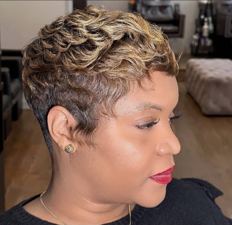 Textured Dark Brown Pixie With Highlights Textured Dark Brown Pixie With Highlights — Pixie Cut for Black Women