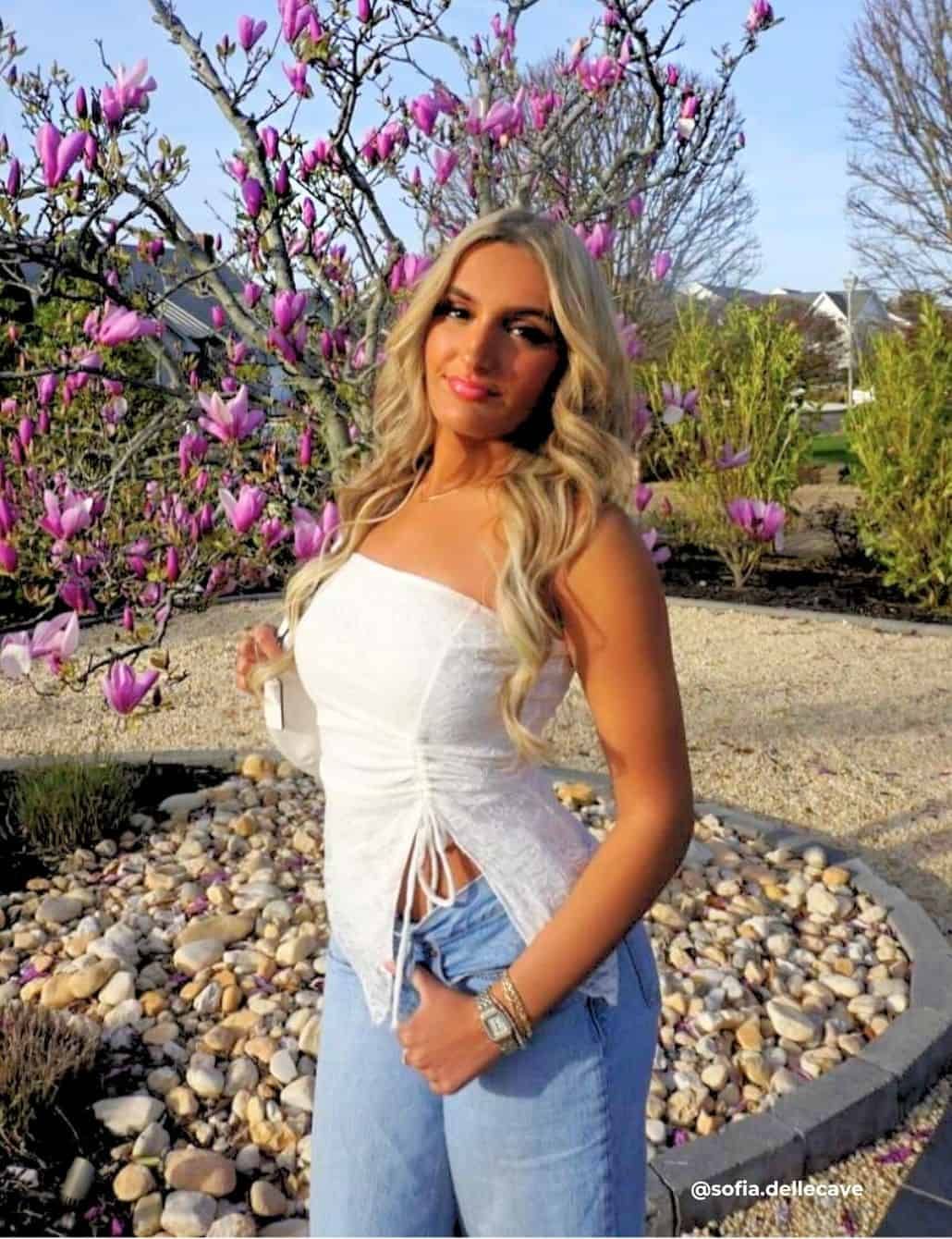 White Lace Tube Top with Drawstring Detail and Jeans White Lace Tube Top with Drawstring Detail and Jeans — Tube Top Outfits