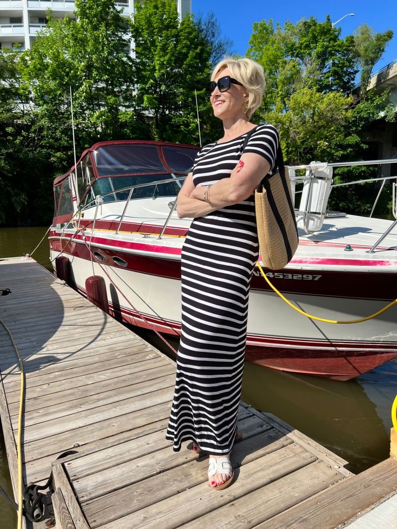 Black and White Striped Maxi Dress for Effortless Boat Style Black and White Striped Maxi Dress for Effortless Boat Style — Boat Outfits