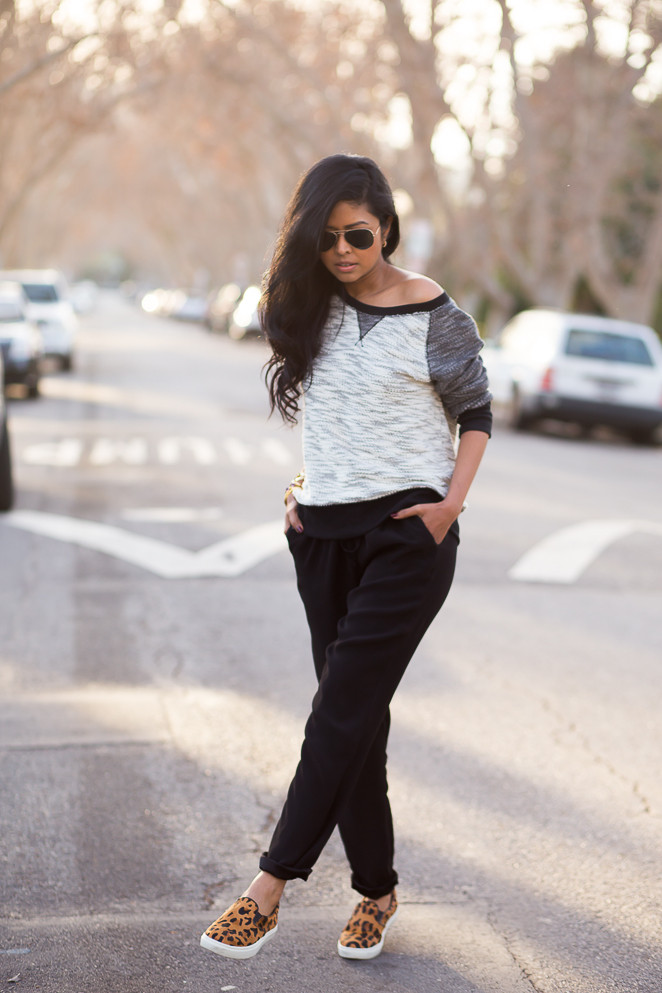 Off-the-Shoulder Sweatshirt with Joggers and Leopard Sneakers Off-the-Shoulder Sweatshirt with Joggers and Leopard Sneakers — Sporty Chic Outfits