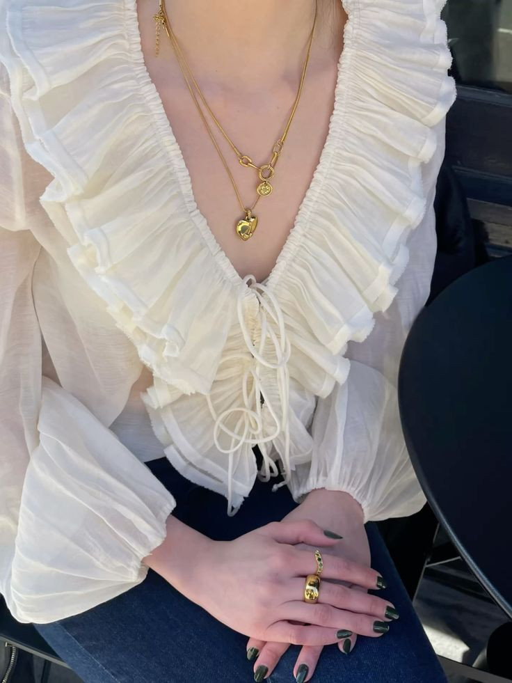 Casual Layered Necklaces with Heart and Circular Charms Casual Layered Necklaces with Heart and Circular Charms — Charm Necklaces