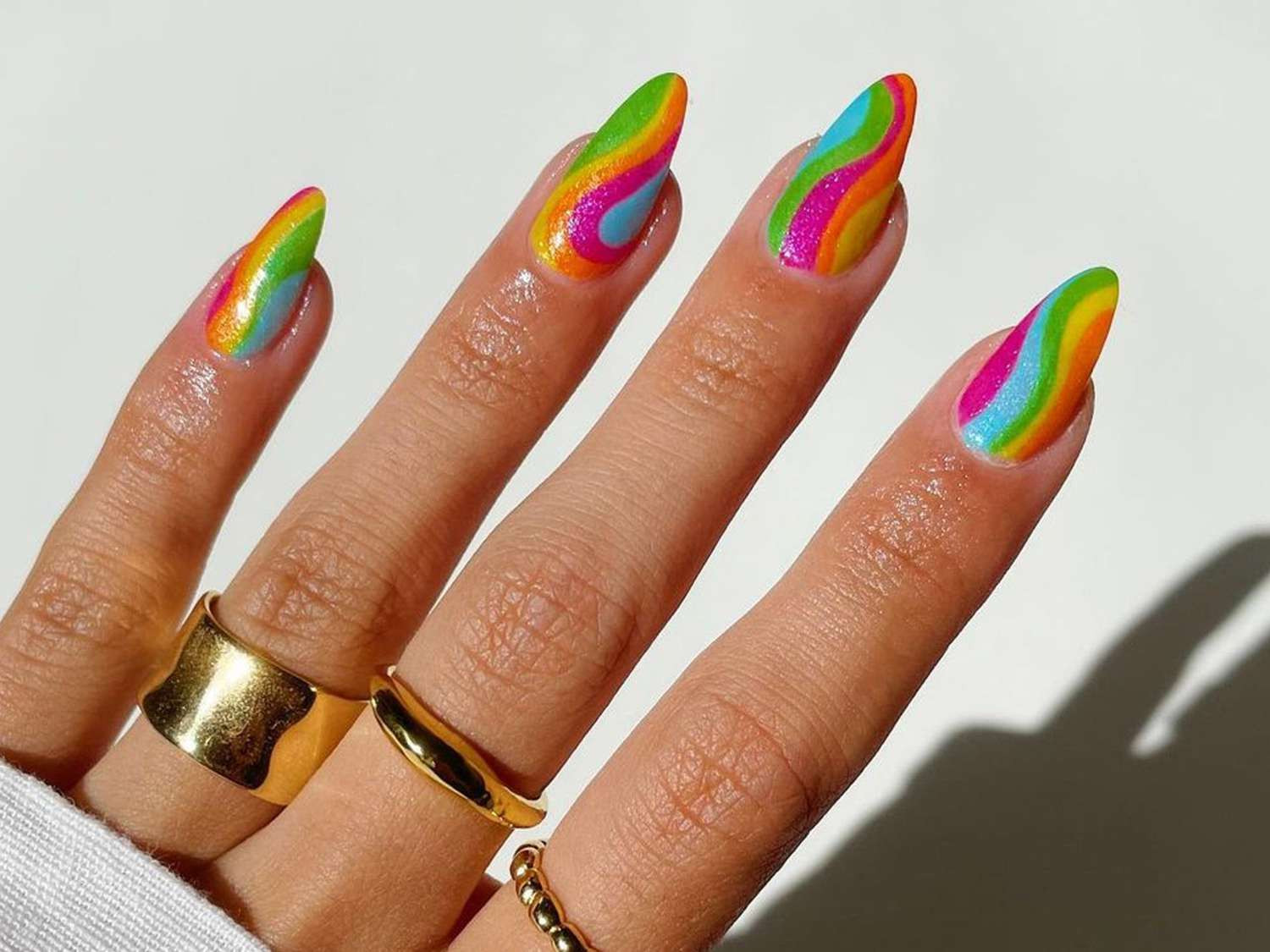 Psychedelic Wavy Stripe Almond Nails — Festival Nails