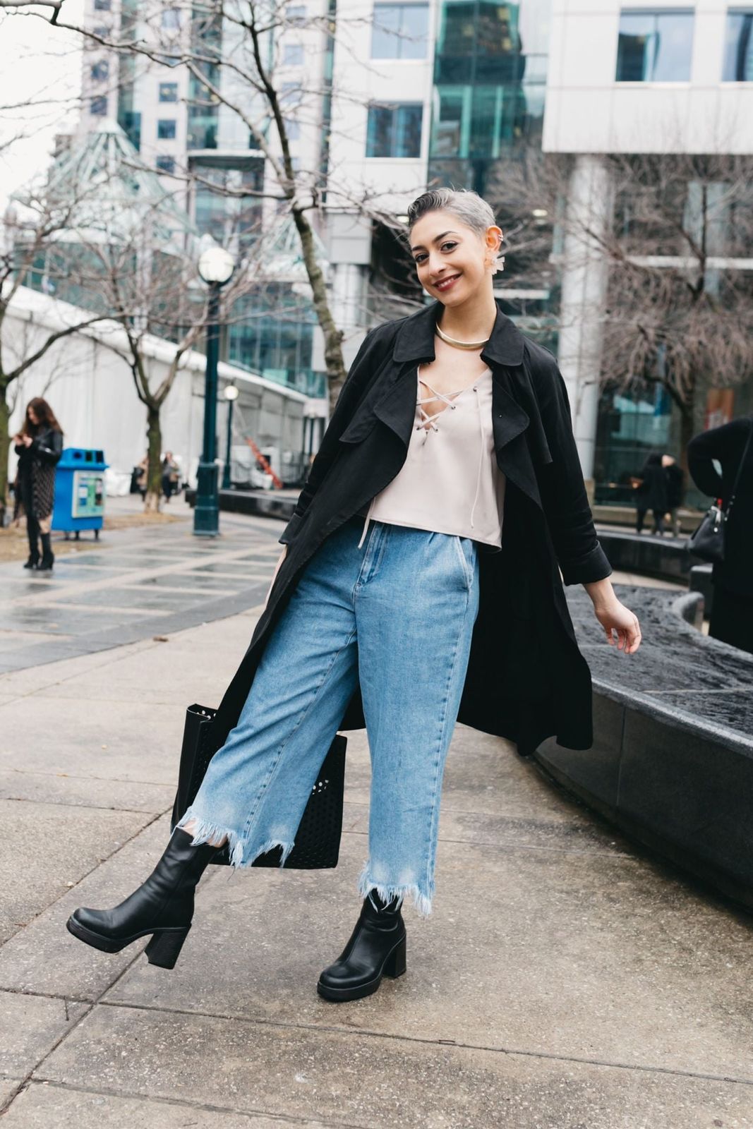 Oversized Trench Coat with Frayed Hem Jeans Oversized Trench Coat with Frayed Hem Jeans — Toronto Outfits