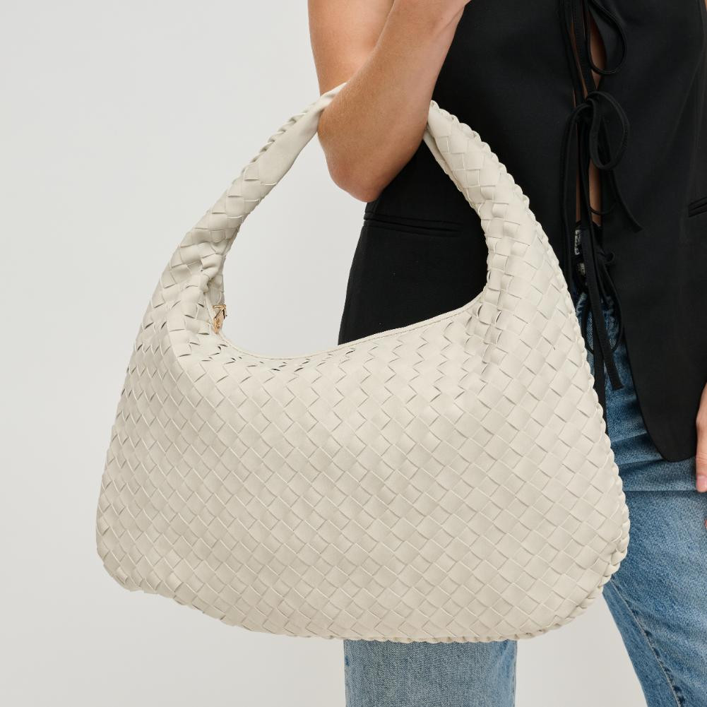 Casual Daytime Outfit Idea — Hobo Bag Outfits