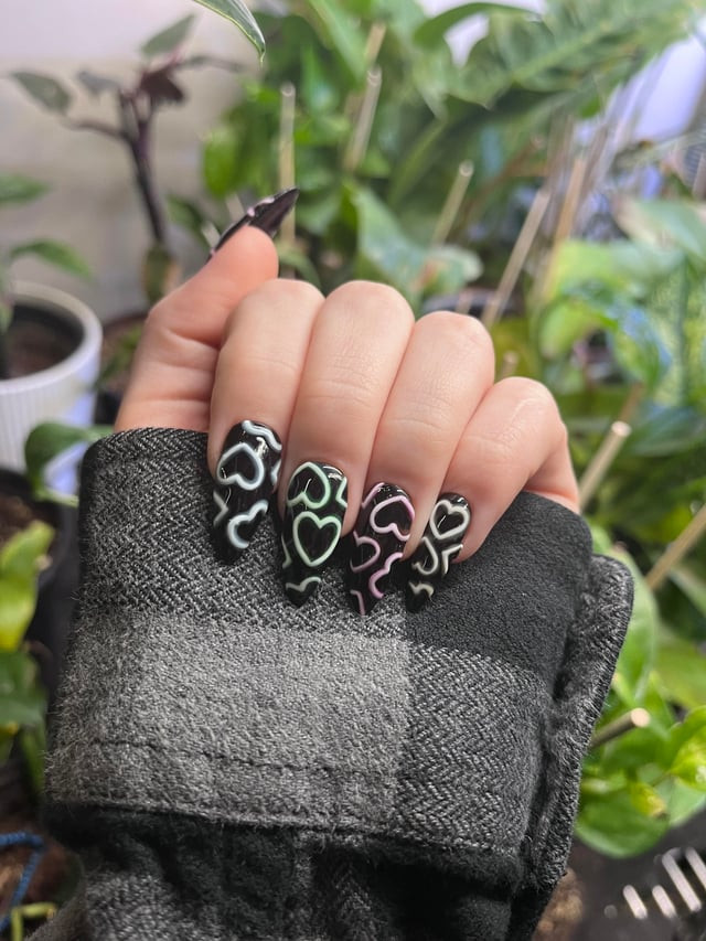 Black Heart Outline Stilettos Black Heart Outline Stilettos — Glow in the Dark Nails