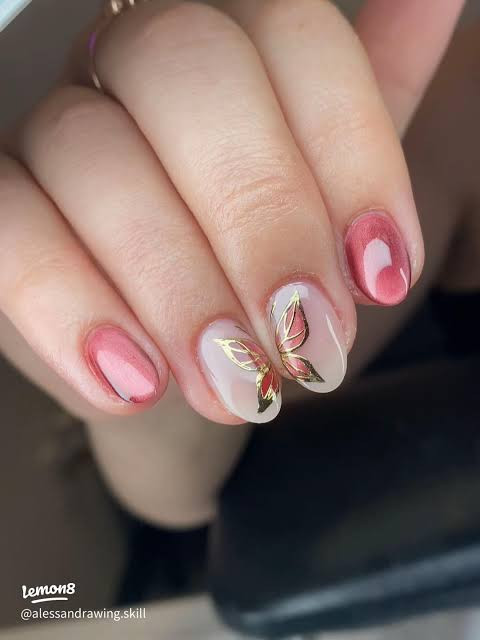 Gold Butterfly Decal Cat-Eye Oval Nails Gold Butterfly Decal Cat-Eye Oval Nails — Hard Gel Nails