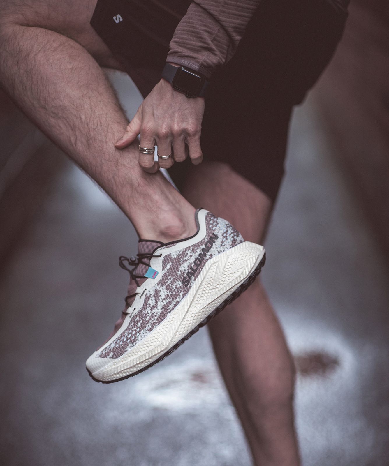 Athletic Blend: Brown Top and Black Shorts with White and Pink Salomon Sneakers Athletic Blend: Brown Top and Black Shorts with White and Pink Salomon Sneakers — Salomon Outfits