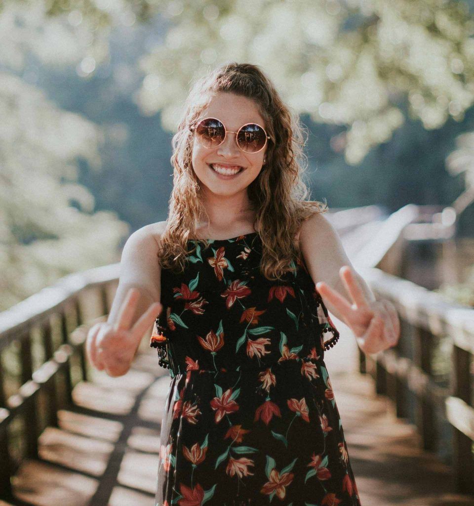 Summery Floral Dress with Rose Gold Shades — Round Sunglasses Outfits