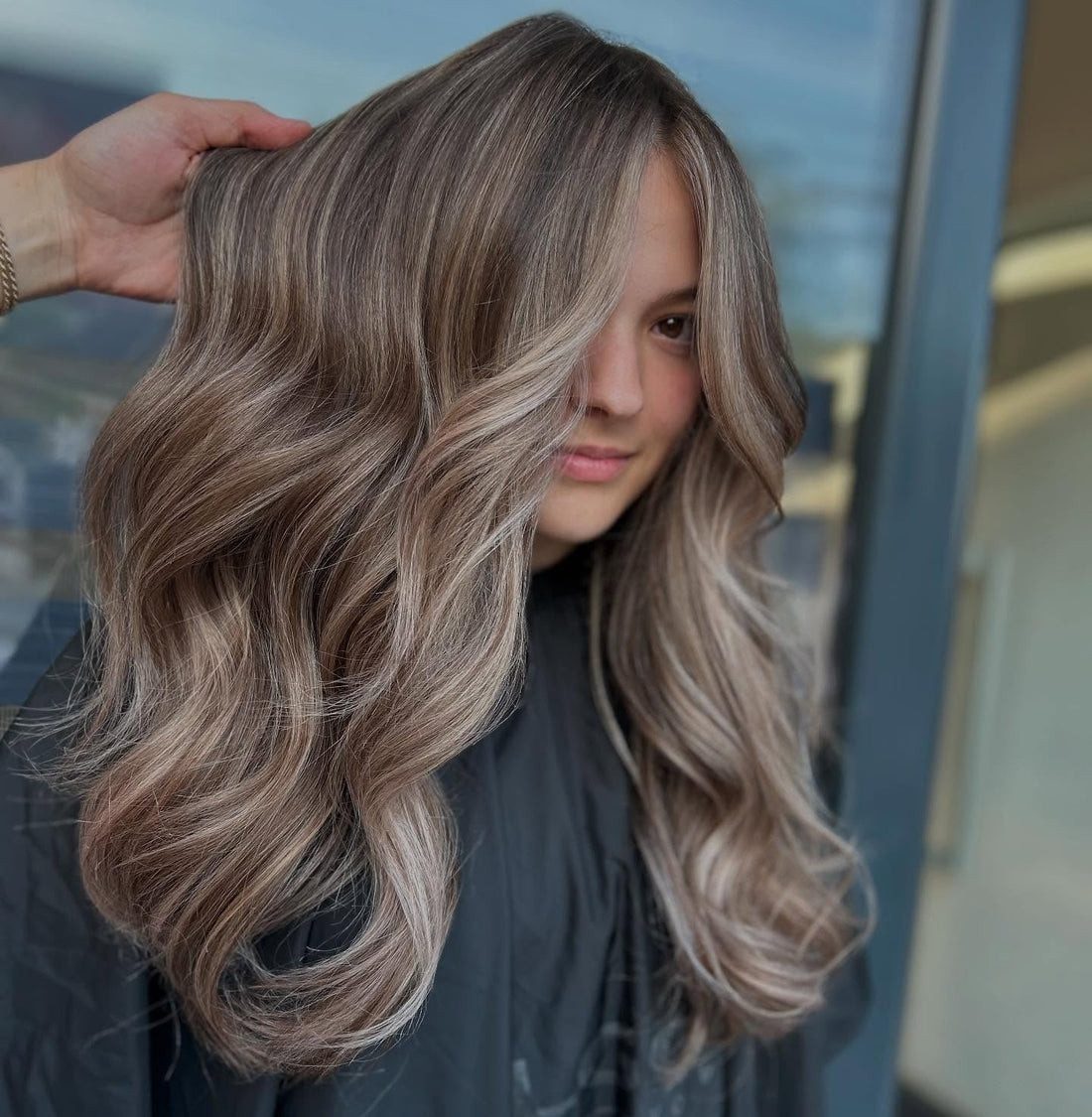 Mid-Back Visual Idea Mid-Back Visual Idea — Lived In Blonde