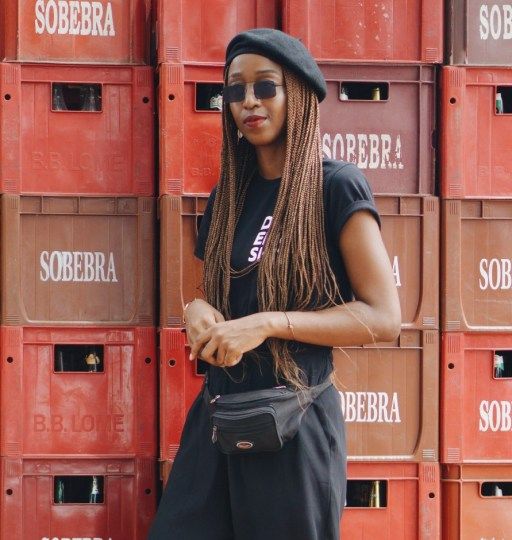 Monochromatic Moment: Black Fanny Pack with Wide-Leg Pants Monochromatic Moment: Black Fanny Pack with Wide-Leg Pants — Fanny Pack Outfits