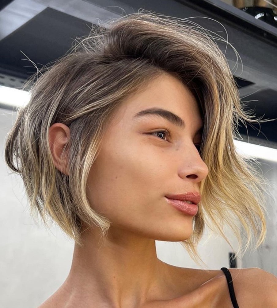 The Voluminous Angled Bob The Voluminous Angled Bob — Messy Hairstyles