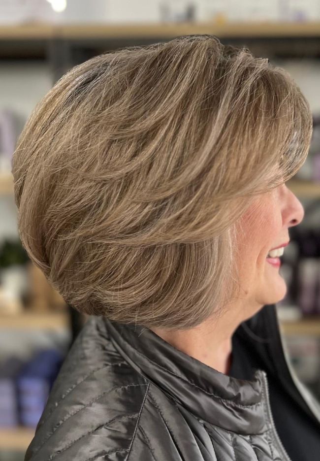 Collarbone Ash Blonde Layered Bob Blowout