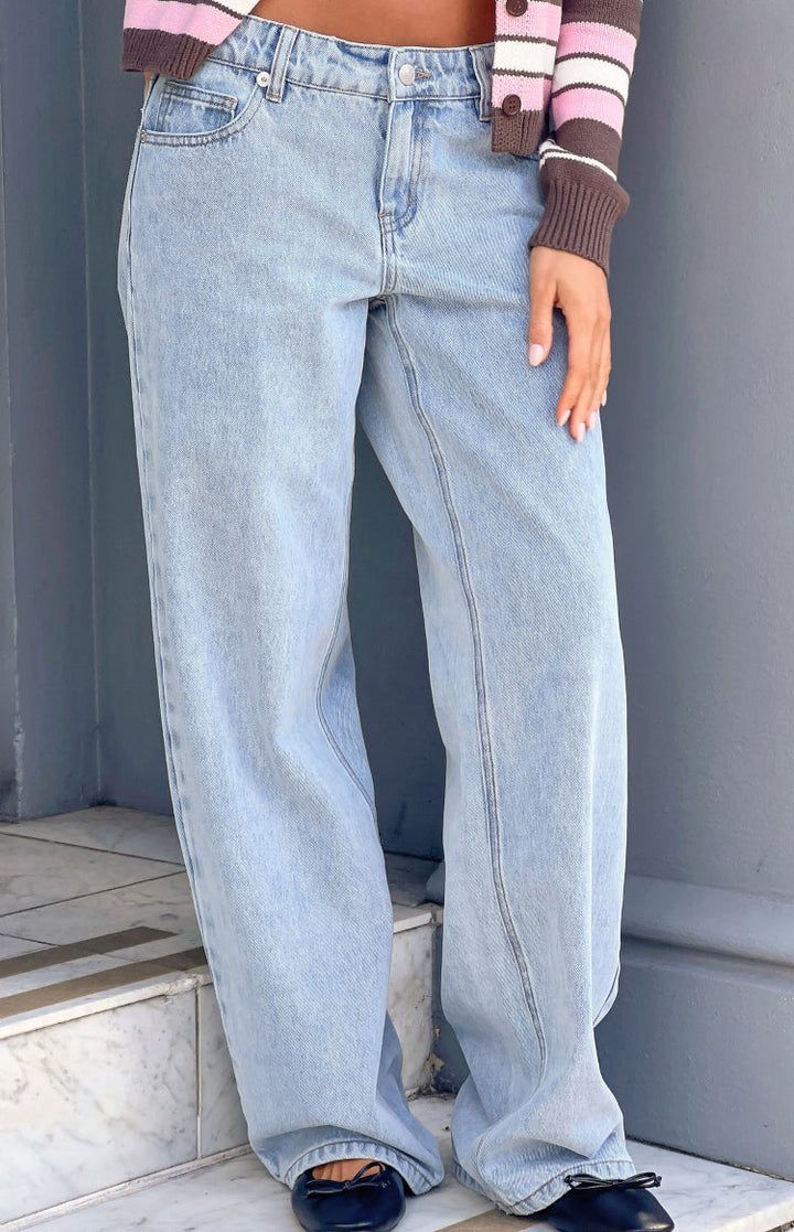 Black Ballet Flats Relaxed Wide-Leg Low-Rise Jeans Black Ballet Flats Relaxed Wide-Leg Low-Rise Jeans — Low Rise Jeans