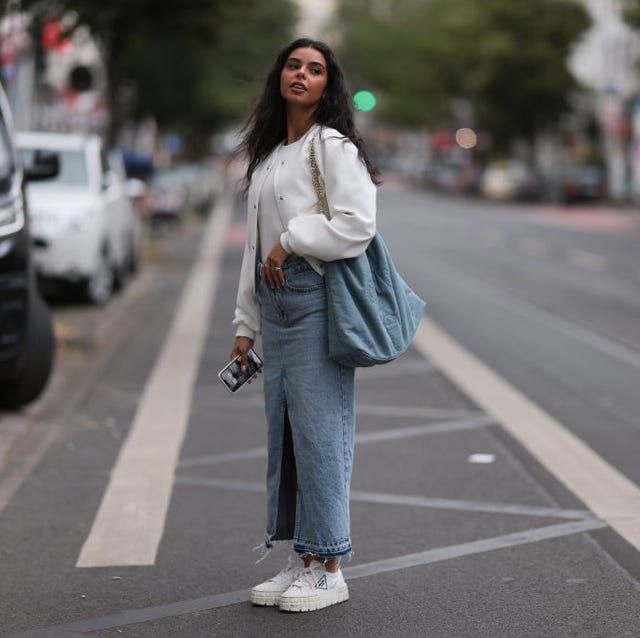 Denim Maxi Skirt Meets Bomber Jacket with Platform Sneakers Denim Maxi Skirt Meets Bomber Jacket with Platform Sneakers — Platform Sneakers Outfits