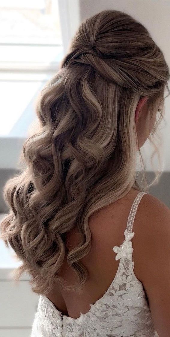 Ash Blonde With Darker Roots Visual Idea Ash Blonde With Darker Roots Visual Idea — Wedding Hairstyles